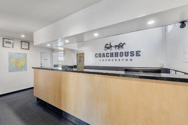 Coach House Launceston image 8